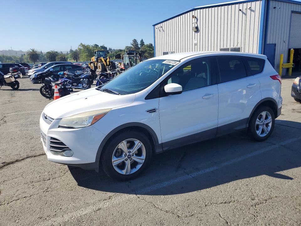 2014 Ford Escape მანქანა იყიდება აუქციონზე, vin: 1FMCU0GX4EUD88706, აუქციონის ნომერი: 55563726