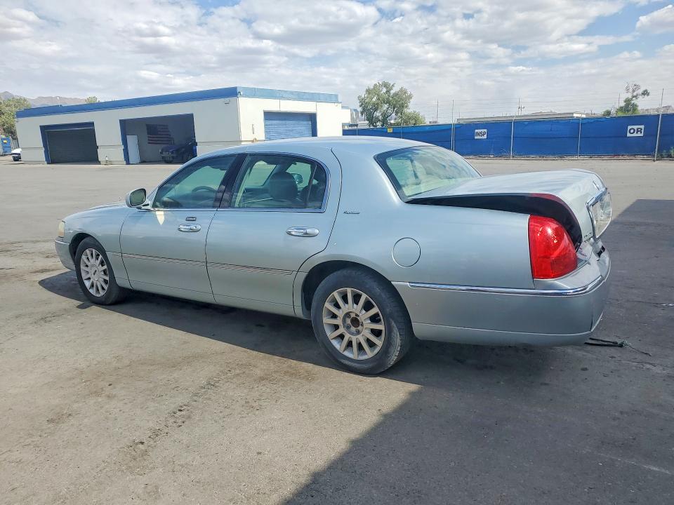 2007 Lincoln Town Car მანქანა იყიდება აუქციონზე, vin: 1LNHM81W17Y617942, აუქციონის ნომერი: 85965215