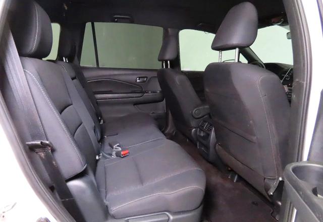 58154036 :رقم المزاد ، 5FNYF7H23KB004550 vin ، 2019 Honda Passport مزاد بيع