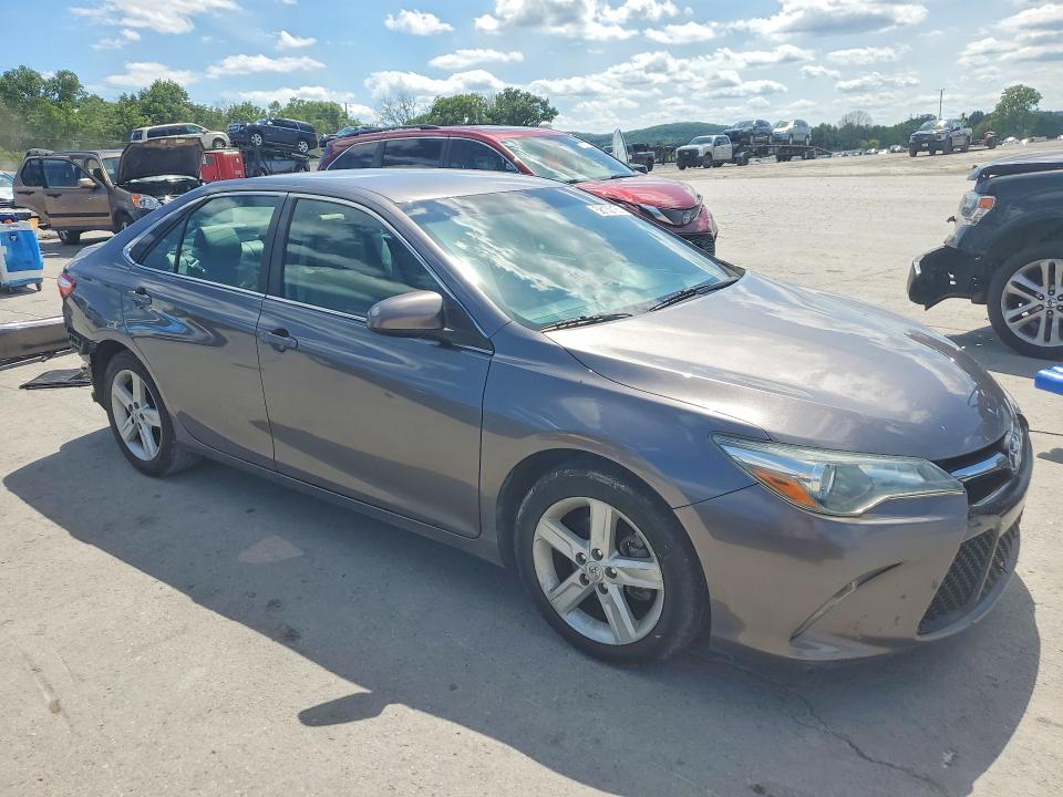 58130186 :رقم المزاد ، 4T1BF1FK7FU087205 vin ، 2015 Toyota Camry مزاد بيع