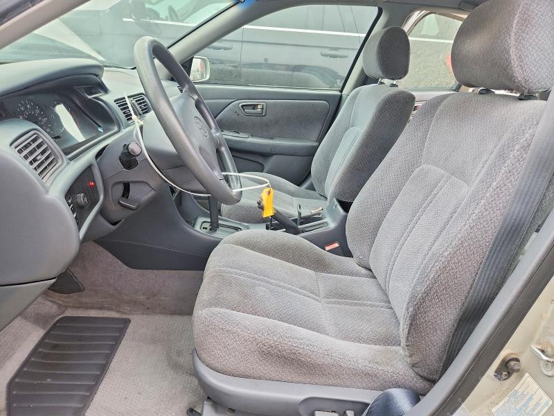 55618196 :رقم المزاد ، 4T1BG22K1YU010387 vin ، 2000 Toyota Camry مزاد بيع