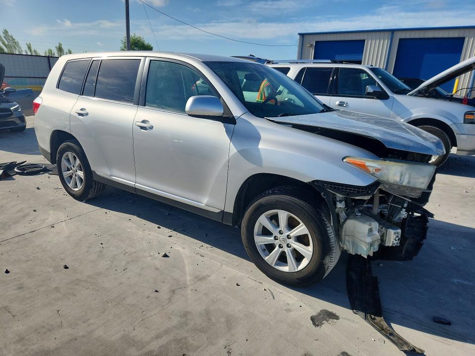 57176556 :رقم المزاد ، 5TDZK3EH9DS108797 vin ، 2013 Toyota Highlander مزاد بيع