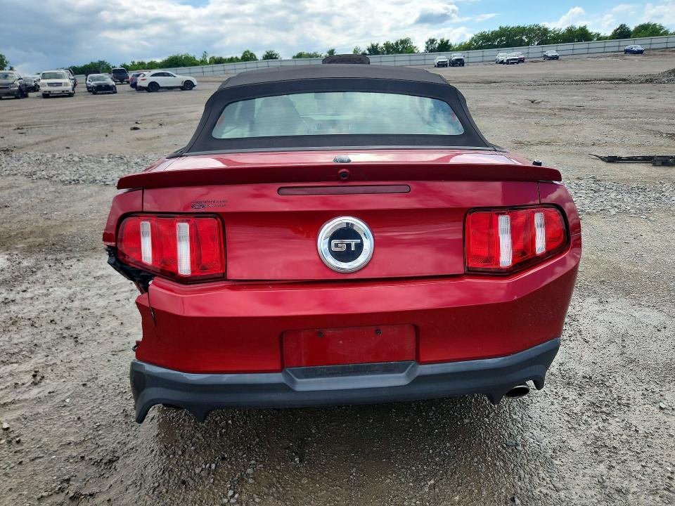 56578616 :رقم المزاد ، 1ZVBP8FF1B5121590 vin ، 2011 Ford Mustang مزاد بيع