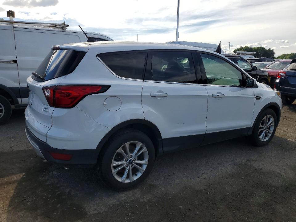 2019 Ford Escape მანქანა იყიდება აუქციონზე, vin: 1FMCU0GD3KUB65252, აუქციონის ნომერი: 57992916