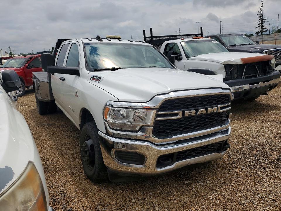 55964166 :رقم المزاد ، 3C63RRGL1NG376725 vin ، 2022 Ram 3500 مزاد بيع
