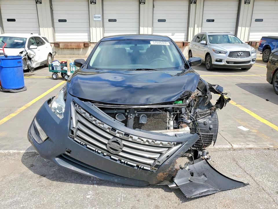 2015 Nissan Altima მანქანა იყიდება აუქციონზე, vin: 1N4AL3AP3FC413861, აუქციონის ნომერი: 57046006