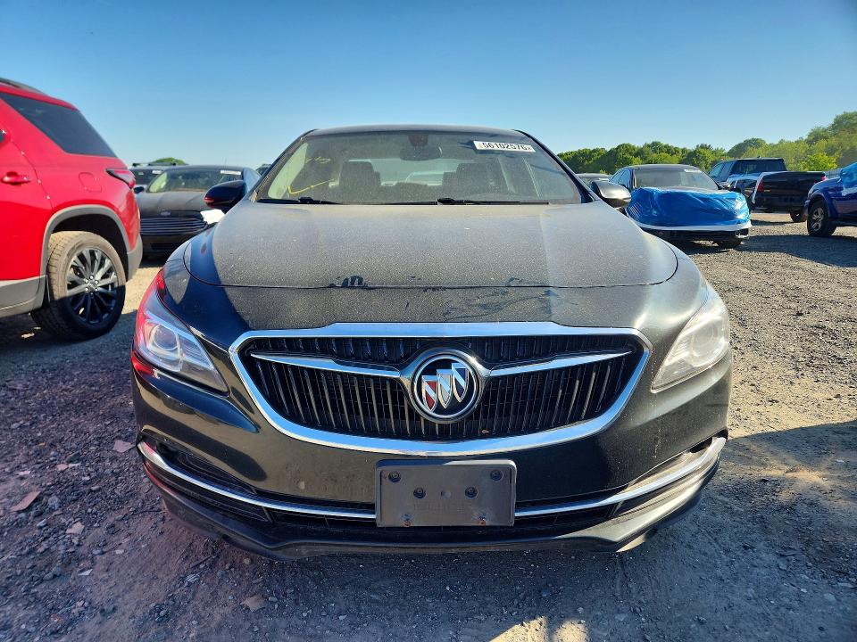 56102576 :رقم المزاد ، 1G4ZN5SS2HU156593 vin ، 2017 Buick Lacrosse مزاد بيع