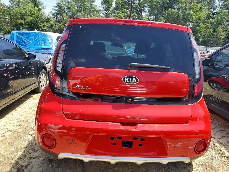 Продаж на аукціоні авто 2018 Kia Soul, vin: KNDJP3A59J7624092, номер лоту: 55623336