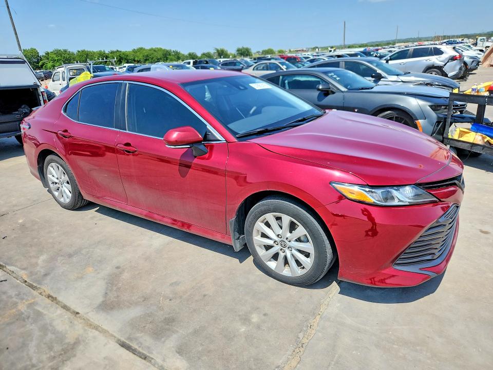 57881416 :رقم المزاد ، 4T1L11AKXLU397984 vin ، 2020 Toyota Camry مزاد بيع