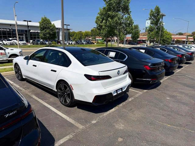 2025 Bmw 740 მანქანა იყიდება აუქციონზე, vin: WBA23EH03SCU64559, აუქციონის ნომერი: 58319946