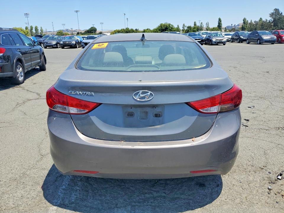 58121156 :رقم المزاد ، 5NPDH4AE4DH339753 vin ، 2013 Hyundai Elantra مزاد بيع