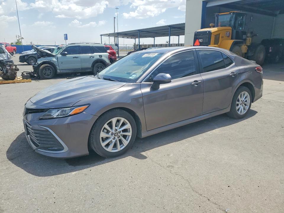 57964446 :رقم المزاد ، 4T1C11AKXPU786338 vin ، 2023 Toyota Camry مزاد بيع