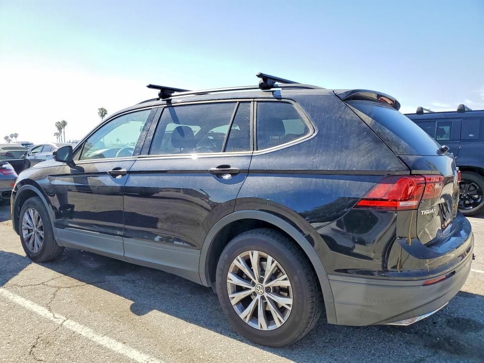 Продажа на аукционе авто 2019 Volkswagen Tiguan, vin: 3VV1B7AX6KM062636, номер лота: 55798126