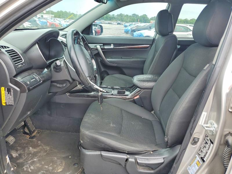 55832186 :رقم المزاد ، 5XYKT4A64FG628592 vin ، 2015 Kia Sorento مزاد بيع