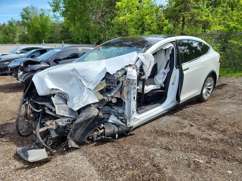 Продажа на аукционе авто 2019 Tesla Model X, vin: 5YJXCDE22KF143513, номер лота: 56466666