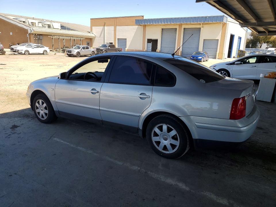 2000 Volkswagen Passat მანქანა იყიდება აუქციონზე, vin: WVWTH23B0YE378395, აუქციონის ნომერი: 57348386