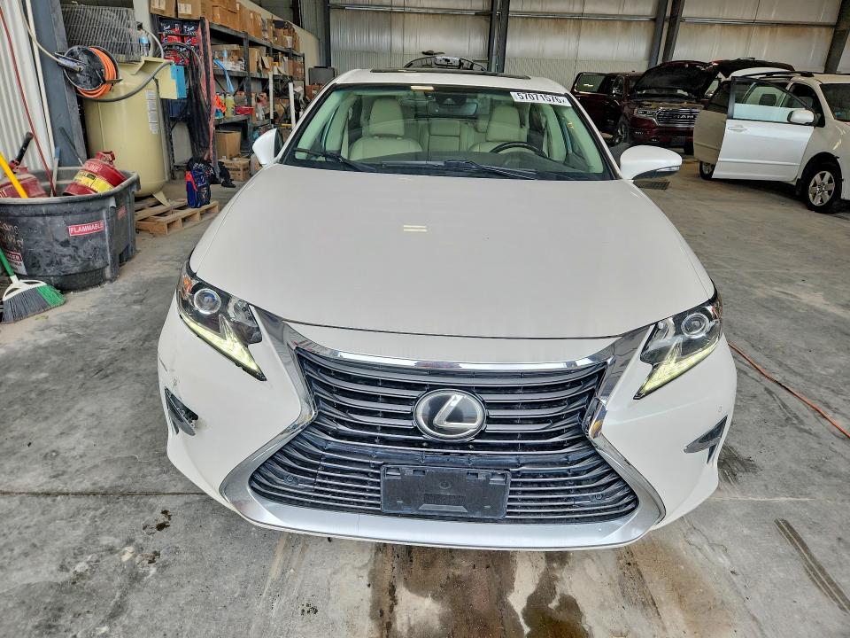 57071576 :رقم المزاد ، 58ABK1GG0HU077553 vin ، 2017 Lexus Es مزاد بيع