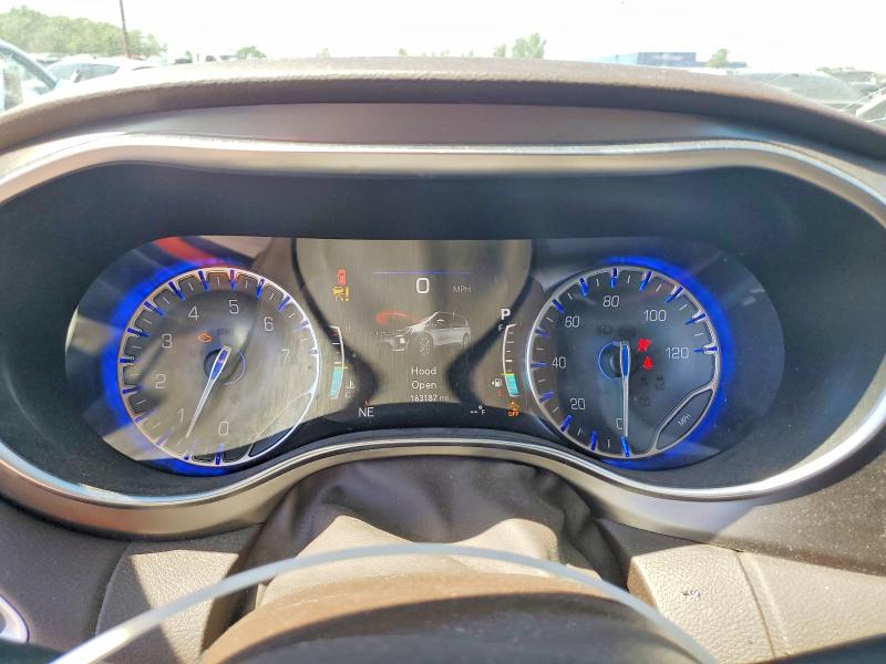 Продажа на аукционе авто 2017 Chrysler Pacifica, vin: 2C4RC1EG5HR695605, номер лота: 55685596