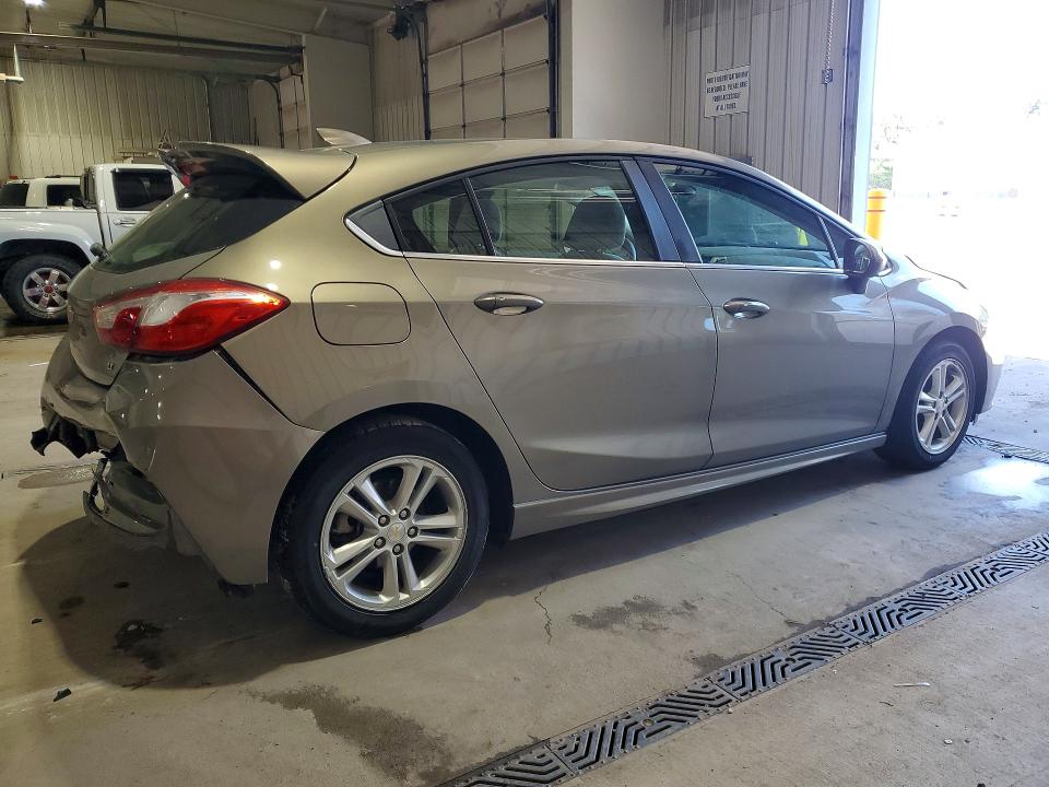 58646566 :رقم المزاد ، 3G1BE6SMXHS576172 vin ، 2017 Chevrolet Cruze مزاد بيع