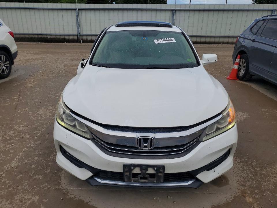 Продаж на аукціоні авто 2017 Honda Accord, vin: 1HGCR3F89HA029635, номер лоту: 57140096