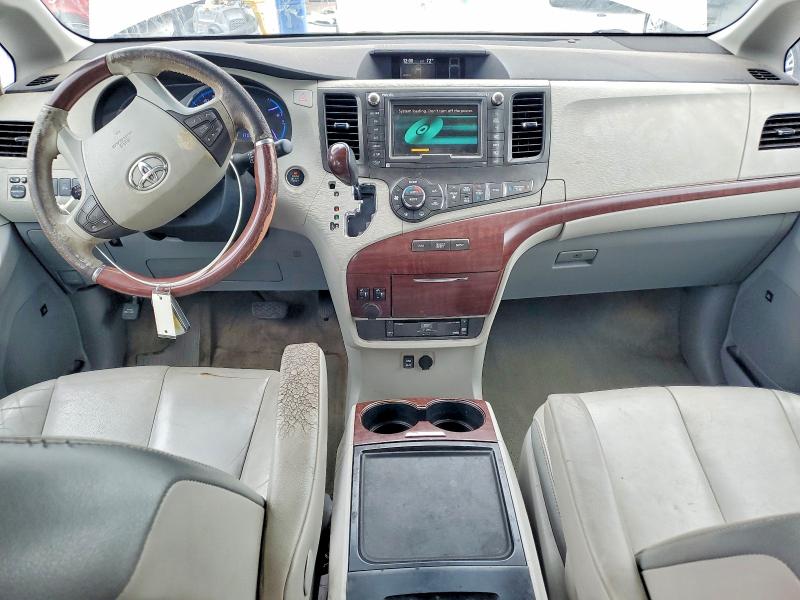 55916776 :رقم المزاد ، 5TDYK3DC6DS327007 vin ، 2013 Toyota Sienna مزاد بيع