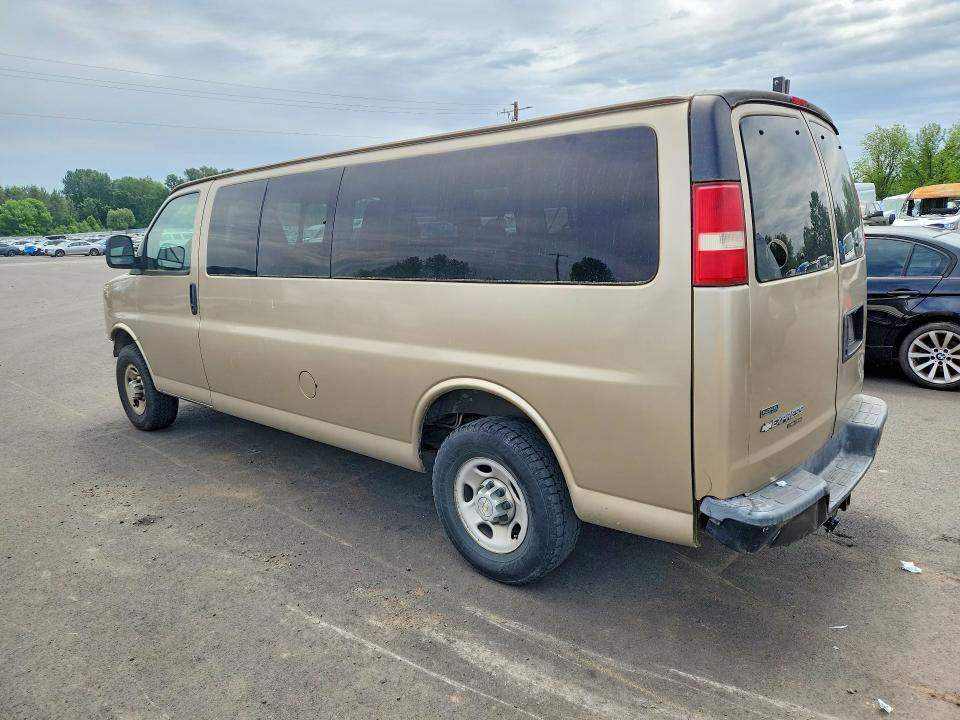56274806 :رقم المزاد ، 1GA2GZDG8A1164830 vin ، 2010 Chevrolet Express G3500 مزاد بيع