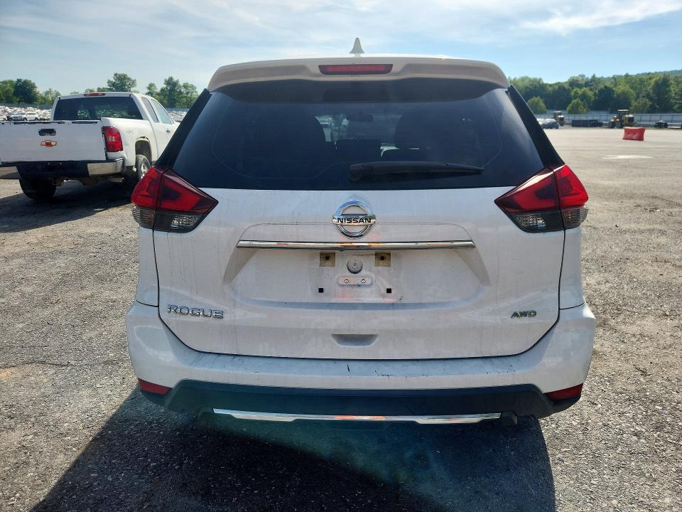 Продаж на аукціоні авто 2018 Nissan Rogue, vin: KNMAT2MV7JP525630, номер лоту: 56141086