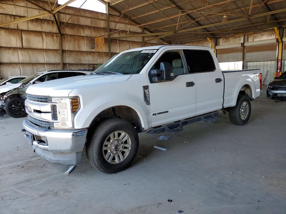 57970556 :رقم المزاد ، 1FT7W2BT0JEB97403 vin ، 2018 Ford F250 مزاد بيع