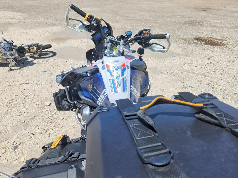 Продажа на аукционе авто 2023 Bmw R 1250, vin: WB10M1304P6H13741, номер лота: 58888346
