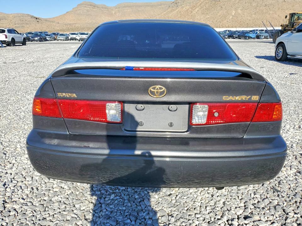 56538966 :رقم المزاد ، JT2BG22K2Y0493389 vin ، 2000 Toyota Camry مزاد بيع