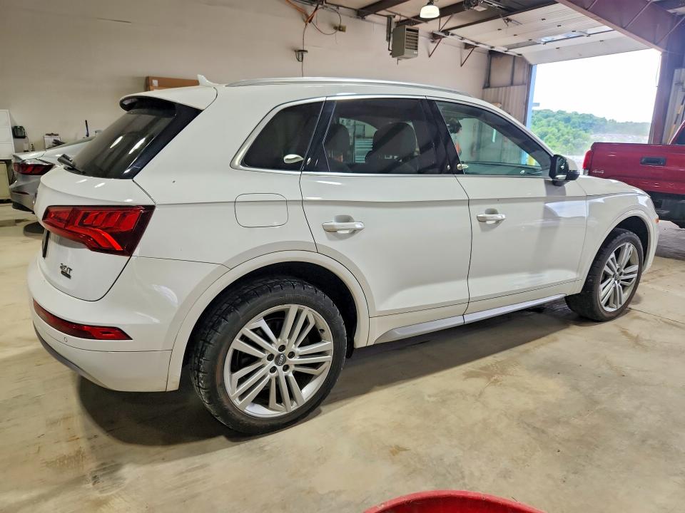 58983896 :رقم المزاد ، WA1BNAFY0J2010721 vin ، 2018 Audi Q5 مزاد بيع