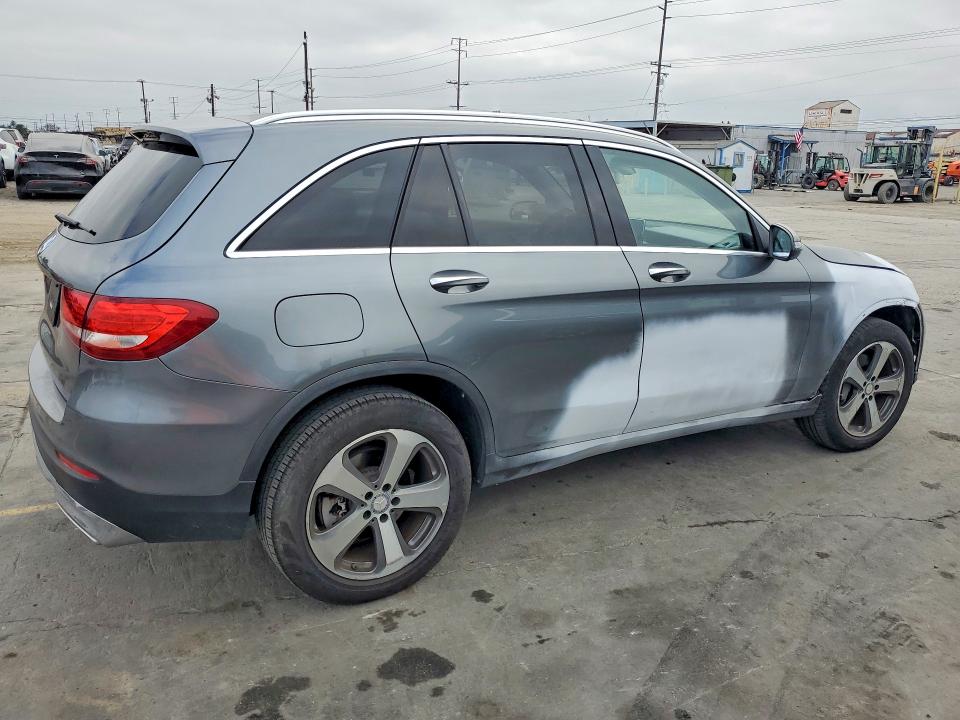 59152056 :رقم المزاد ، WDC0G4JB9HF172775 vin ، 2017 Mercedes-benz Glc مزاد بيع