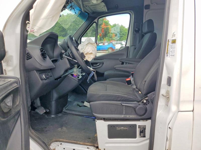 64585556 :رقم المزاد ، W1Y40CHY0MT057215 vin ، 2021 Mercedes-benz Sprinter مزاد بيع