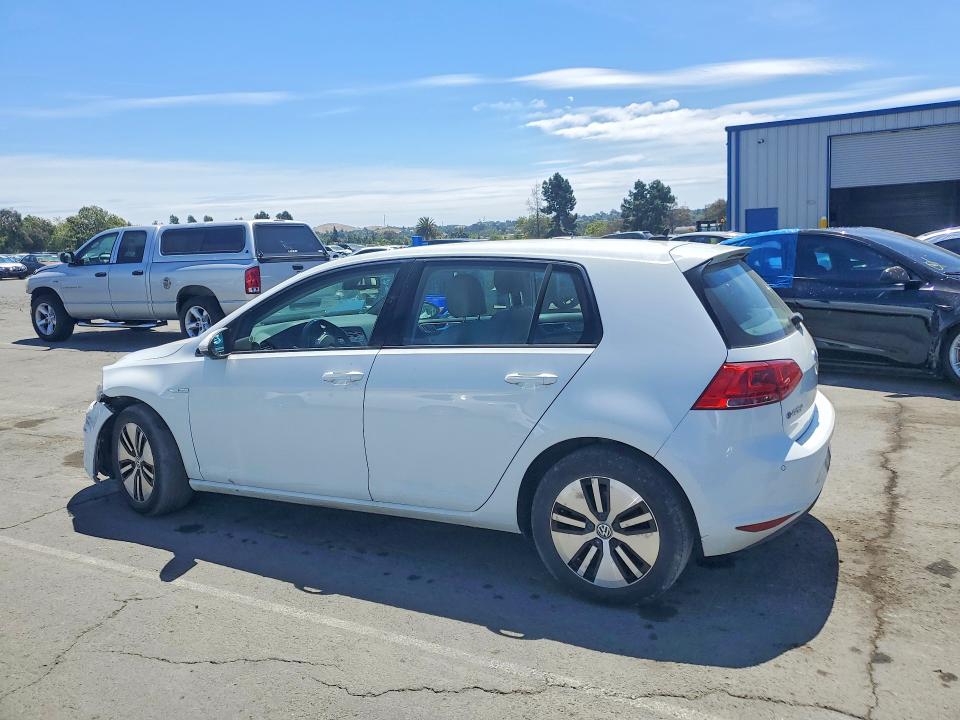 2015 Volkswagen E-golf მანქანა იყიდება აუქციონზე, vin: WVWPP7AU2FW901915, აუქციონის ნომერი: 56608696