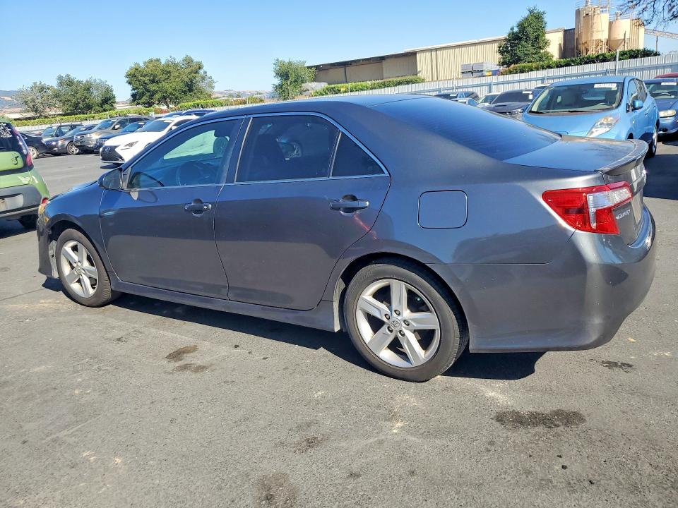 57055176 :رقم المزاد ، 4T1BF1FK7DU276675 vin ، 2013 Toyota Camry مزاد بيع