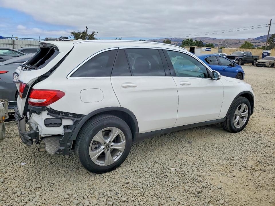 57678966 :رقم المزاد ، WDC0G4JB9JV098379 vin ، 2018 Mercedes-benz Glc مزاد بيع