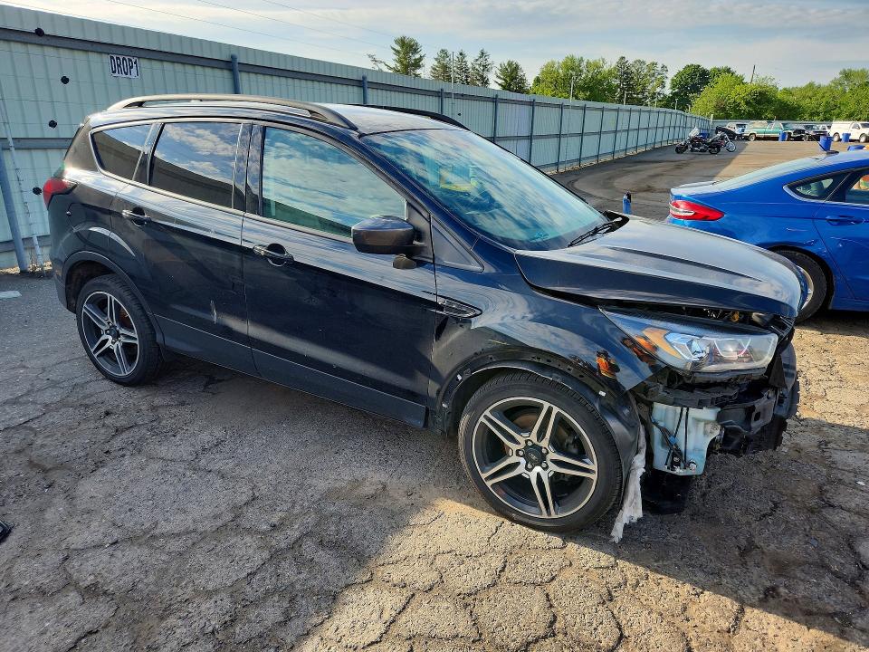 58697326 :رقم المزاد ، 1FMCU0HD6KUB19123 vin ، 2019 Ford Escape مزاد بيع