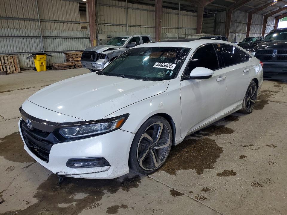Auction sale of the 2018 Honda Accord, vin: 1HGCV2F33JA050853, lot number: 55629436