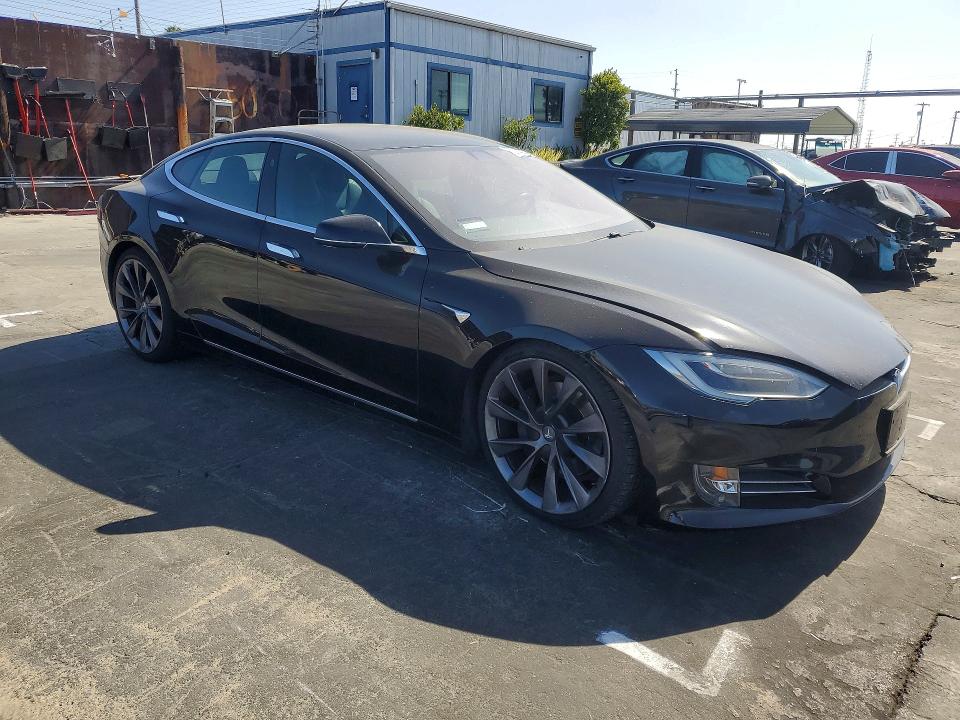 Продажа на аукционе авто 2019 Tesla Model S, vin: 5YJSA1E29KF307564, номер лота: 57242646