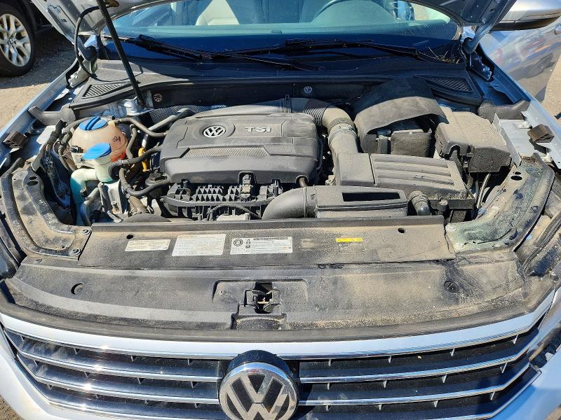58004546 :رقم المزاد ، 1VWBT7A37HC051066 vin ، 2017 Volkswagen Passat مزاد بيع