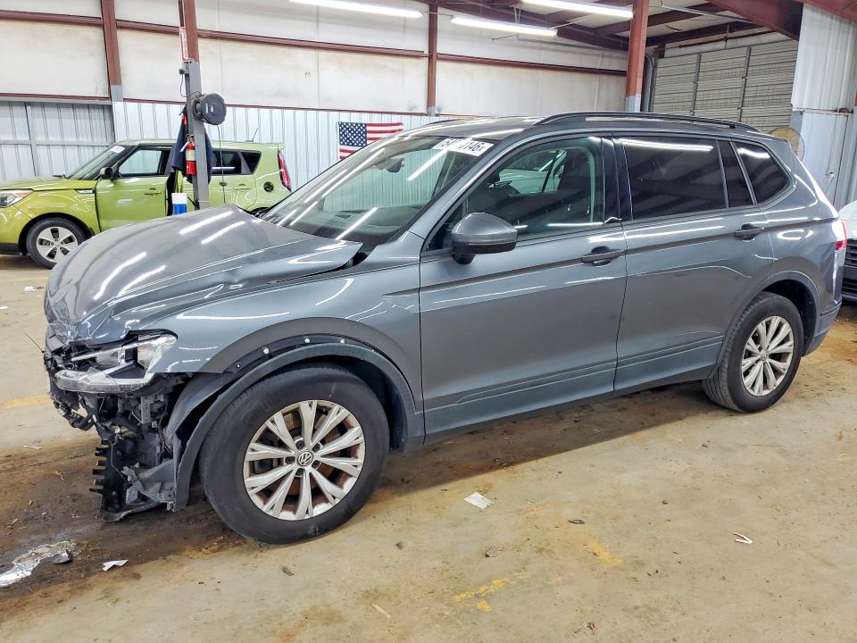 Продажа на аукционе авто 2018 Volkswagen Tiguan, vin: 3VV1B7AX5JM036284, номер лота: 54870146