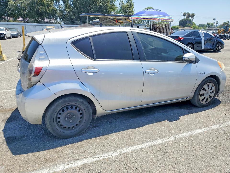55472816 :رقم المزاد ، JTDKDTB36D1531029 vin ، 2013 Toyota Prius C مزاد بيع