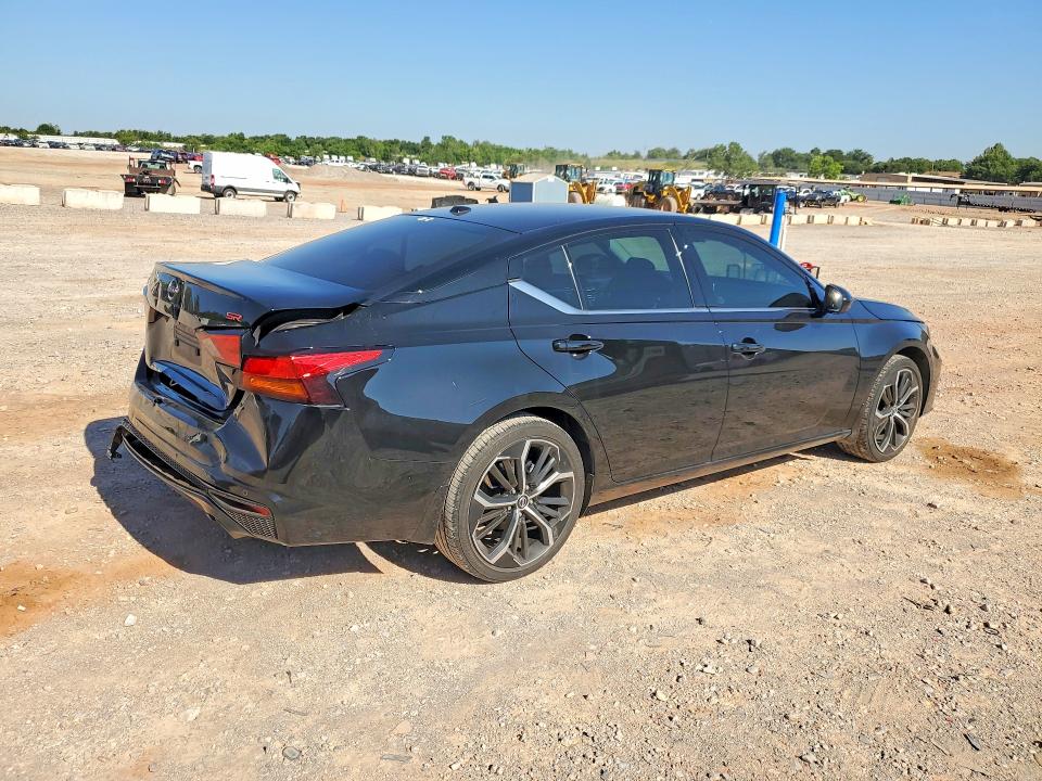 56977606 :رقم المزاد ، 1N4BL4CV1RN424307 vin ، 2024 Nissan Altima مزاد بيع