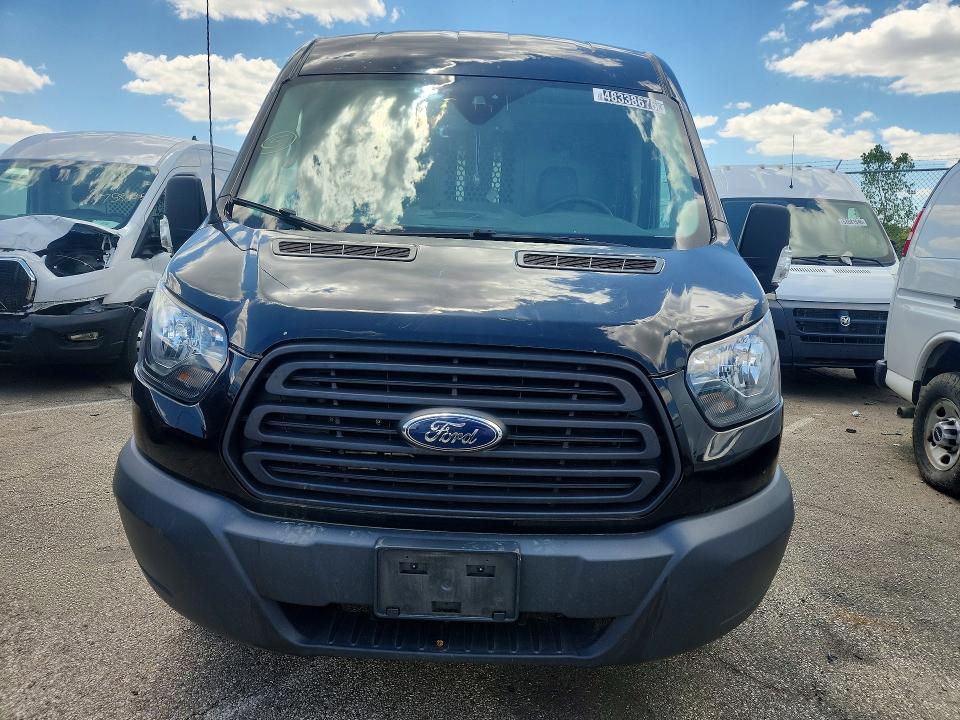 48338676 :رقم المزاد ، 1FTYR2CM1JKB37652 vin ، 2018 Ford Transit مزاد بيع