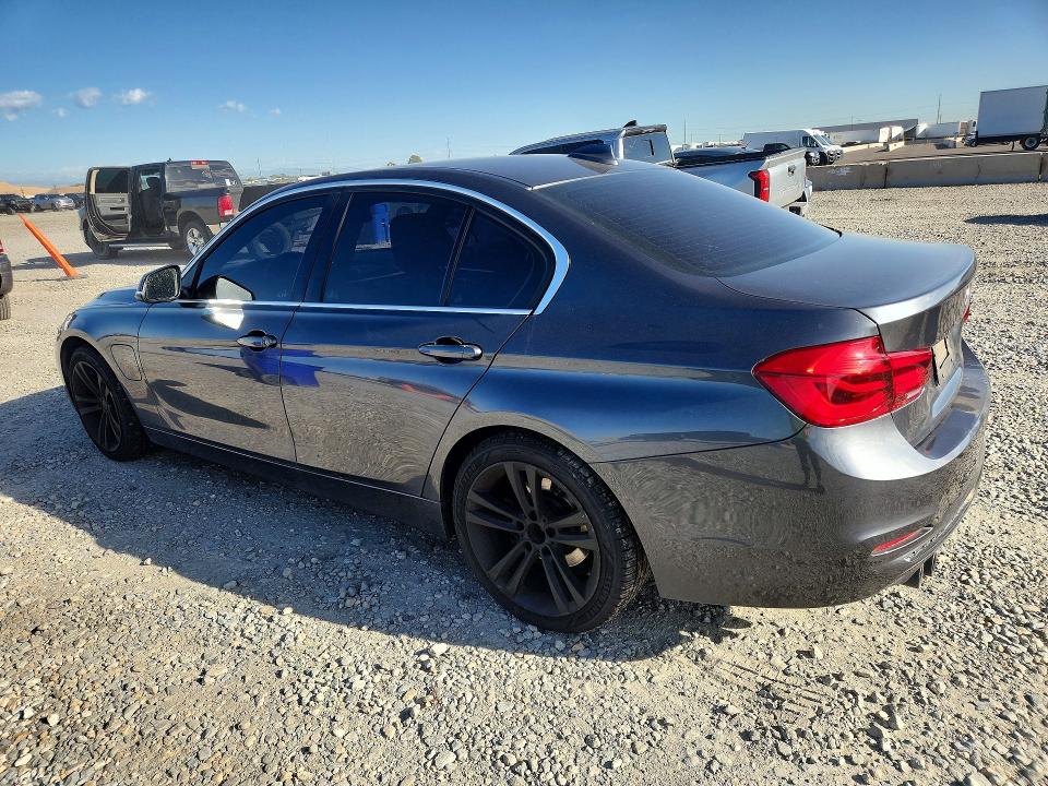 56718256 :رقم المزاد ، WBA8E1C51JA167509 vin ، 2018 Bmw 330e مزاد بيع