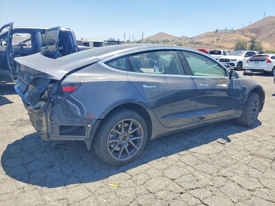 Продаж на аукціоні авто 2018 Tesla Model 3, vin: 5YJ3E1EB6JF077201, номер лоту: 56702276