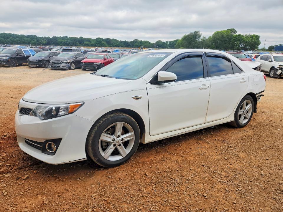 57650006 :رقم المزاد ، 4T1BF1FKXEU838991 vin ، 2014 Toyota Camry مزاد بيع
