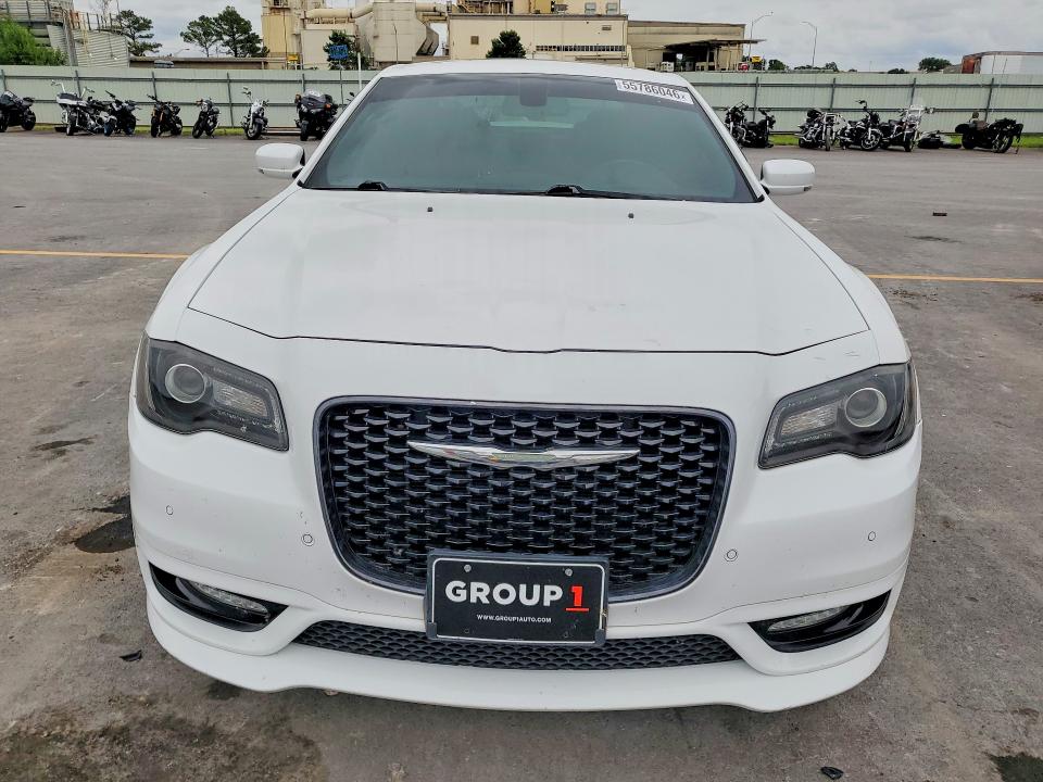 2018 Chrysler 300 მანქანა იყიდება აუქციონზე, vin: 2C3CCABG4JH266577, აუქციონის ნომერი: 55786046