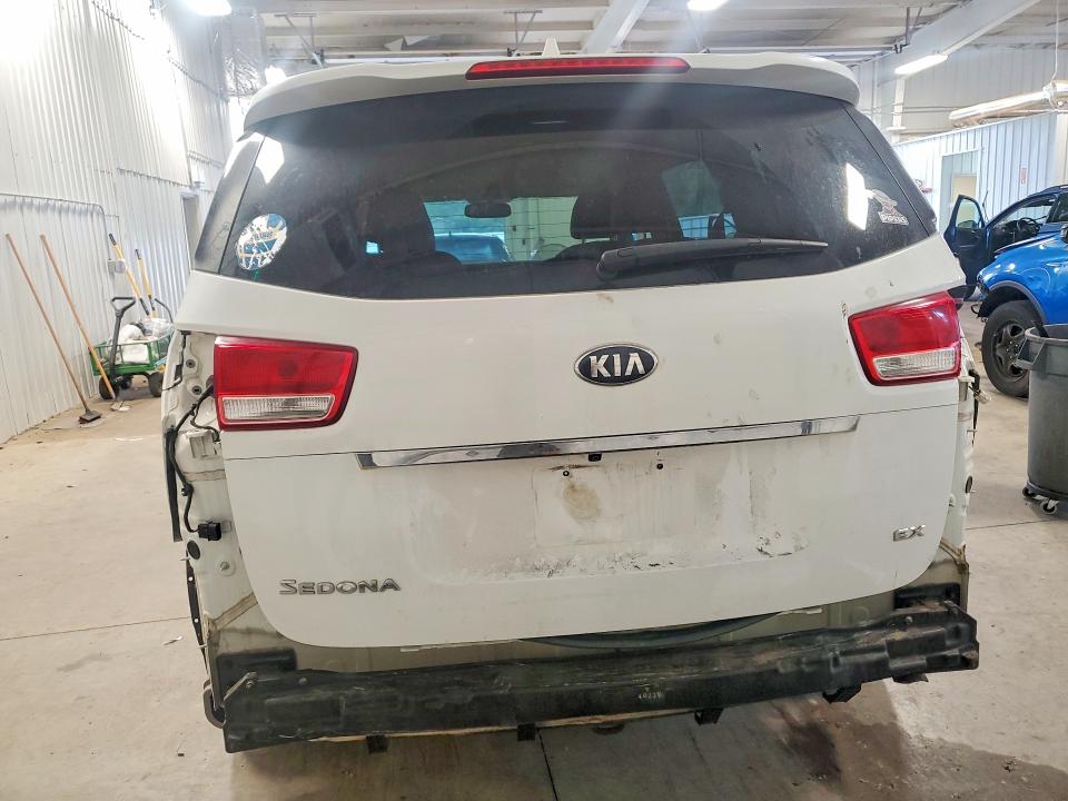 56156446 :رقم المزاد ، KNDMC5C17H6256994 vin ، 2017 Kia Sedona مزاد بيع