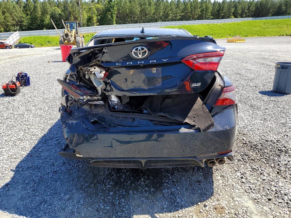 56318816 :رقم المزاد ، 4T1G11AK5MU462176 vin ، 2021 Toyota Camry مزاد بيع